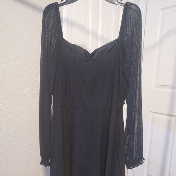 Black Bust Cup Ruched Peasant Long-Sleeve Dress - Picture 5 of 9